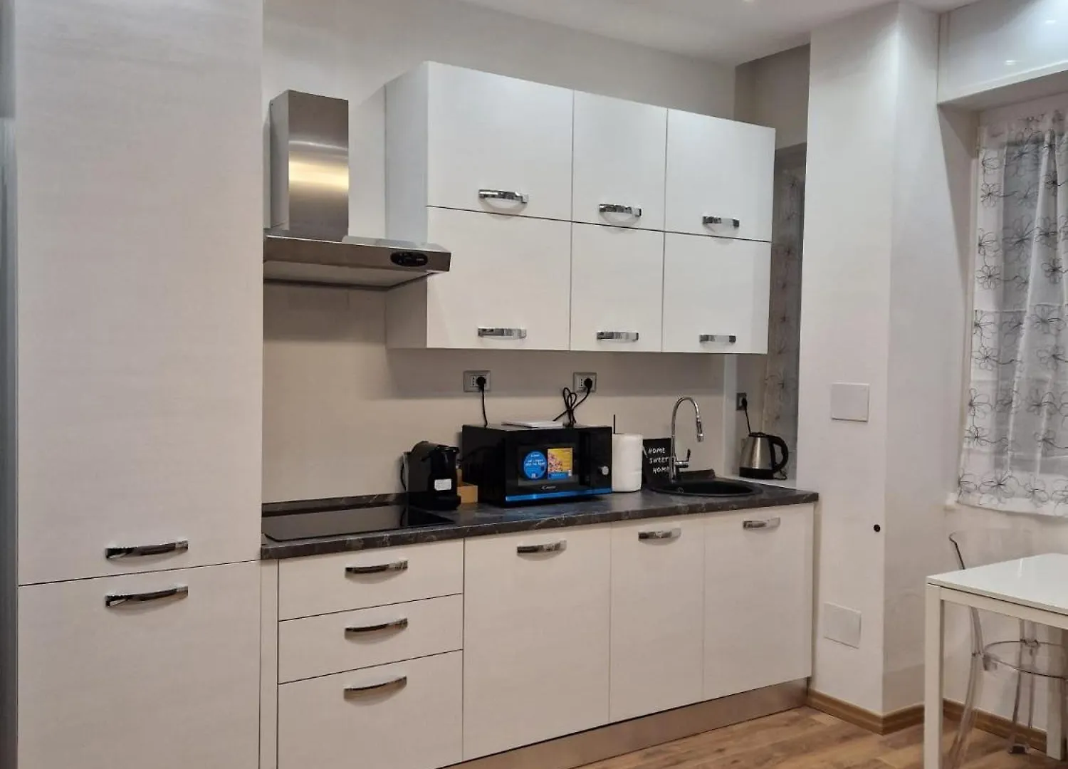 N&Ghomesweethome Canova Accogliente Casa Vacanze - Affari Milano