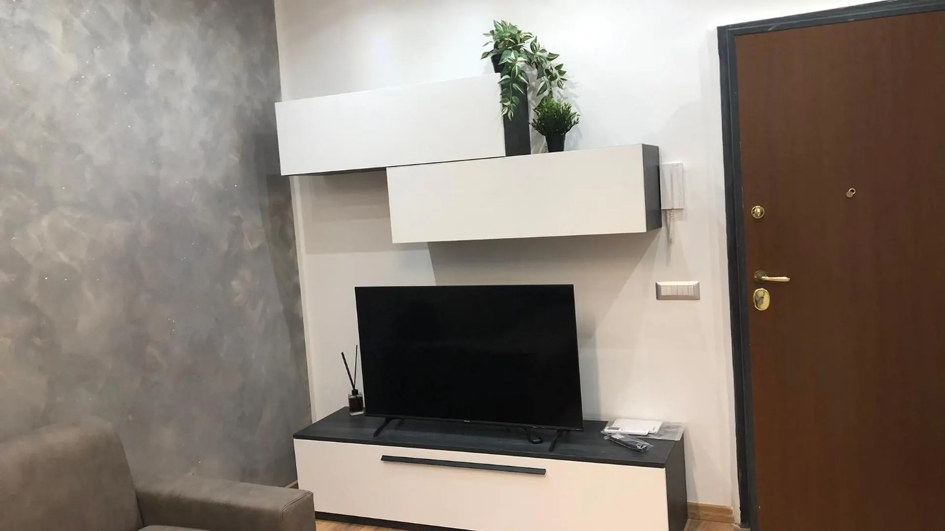 N&Ghomesweethome Canova Accogliente Casa Vacanze - Affari Milano İtalya