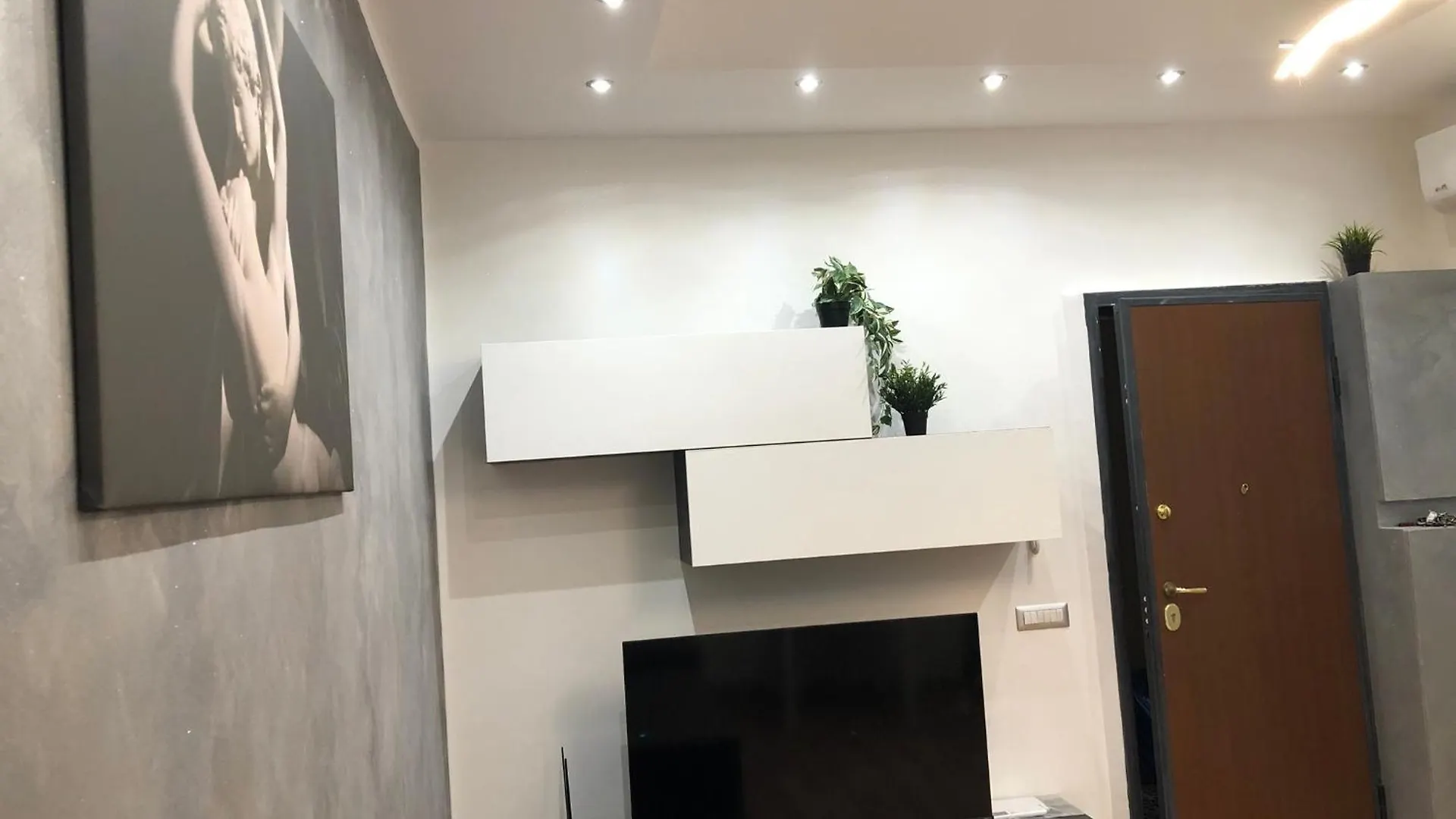 N&Ghomesweethome Canova Accogliente Casa Vacanze - Affari Milán